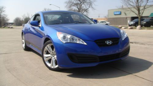 2010 Hyundai Genesis Coupe 2.0T Track Coupe 2-Door 2.0L, US $12,500.00, image 2