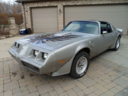 1979 trans am 400 / 4 spd loaded. very clean sheet metal, new interior w78 / ws6