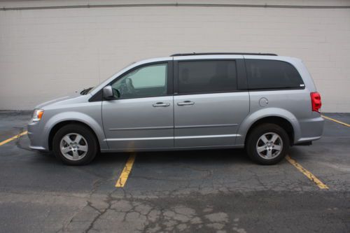 13 Dodge Grand Caravan Handicap Accessible Wheelchair Van Rear Ramp We Finance, image 7