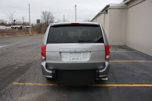 13 Dodge Grand Caravan Handicap Accessible Wheelchair Van Rear Ramp We Finance, image 10