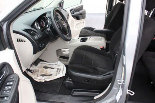 13 Dodge Grand Caravan Handicap Accessible Wheelchair Van Rear Ramp We Finance, image 32