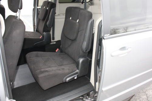 13 Dodge Grand Caravan Handicap Accessible Wheelchair Van Rear Ramp We Finance, image 36