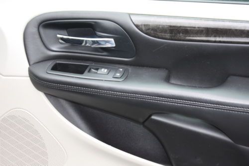 13 Dodge Grand Caravan Handicap Accessible Wheelchair Van Rear Ramp We Finance, image 50