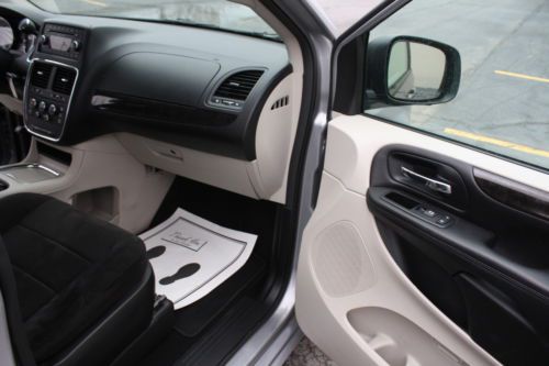 13 Dodge Grand Caravan Handicap Accessible Wheelchair Van Rear Ramp We Finance, image 51