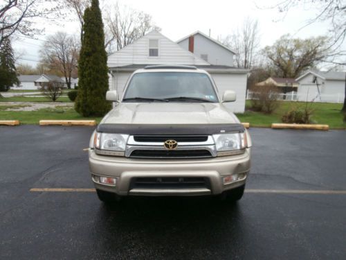 2002 Toyota 4Runner Limited NO RESERVE! 4WD! LOW MILEAGE! LEATHER! ROOF! TOW!, image 2