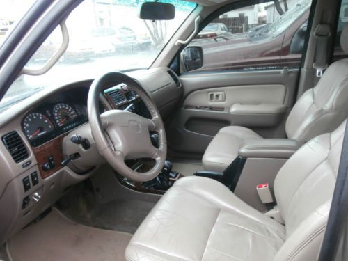 2002 Toyota 4Runner Limited NO RESERVE! 4WD! LOW MILEAGE! LEATHER! ROOF! TOW!, image 4