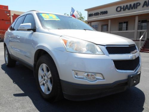 2009 chevrolet traverse lt sport utility 4-door fully loaded