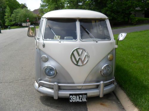 1966 volkswagen deluxe 13 window bus