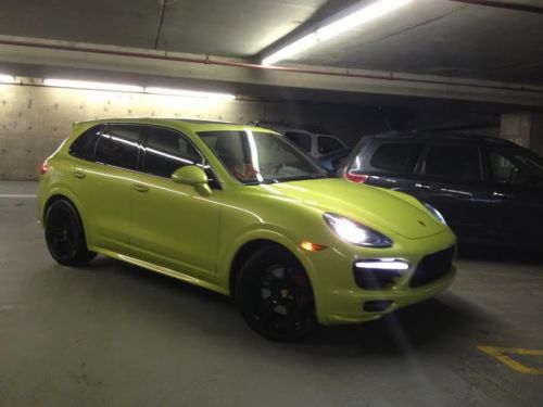 Beautiful 2014 porsche cayenne gts peridot metallic lime green