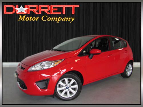 Hatchback se certified 1.6l sunroof cd (6) cupholders 5 passenger seating tint