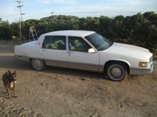 1992 cadillac fleetwood base sedan 4-door 4.9l
