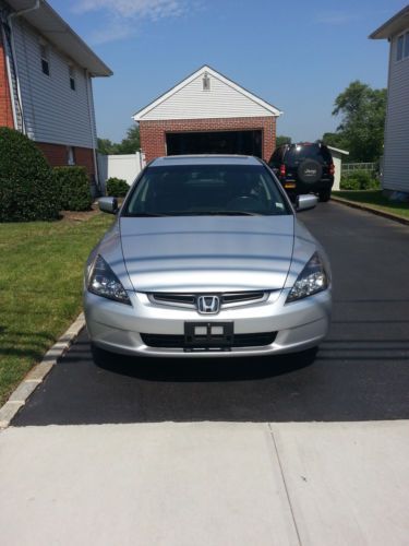 2003 honda accord - 4 door - silver