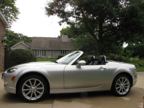 2008 mazda mx-5 miata grand touring convertible 2-door 2.0l