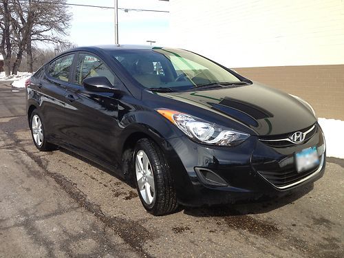 2011 hyundai elantra gls sedan 4-door 1.8l plus nav with rear view camera