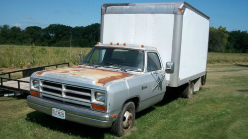 Dodge 3500 box truck