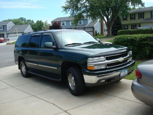 2003 chevrolet suburban lt, 4x4, 5.3l, overdrive, gray leather seats, 3rd roww