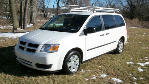 2010 dodge grand caravan cargo van w/ ladder rack cargo wall &amp; security screens