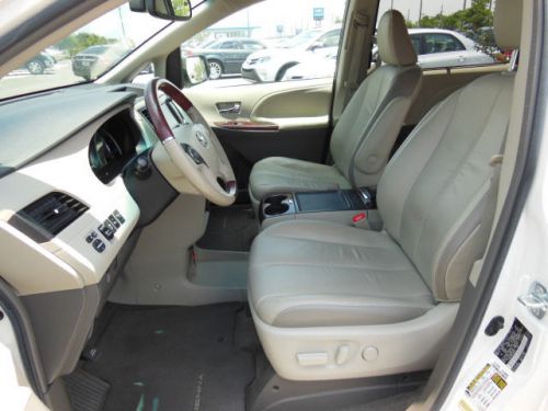 2012 toyota sienna limited