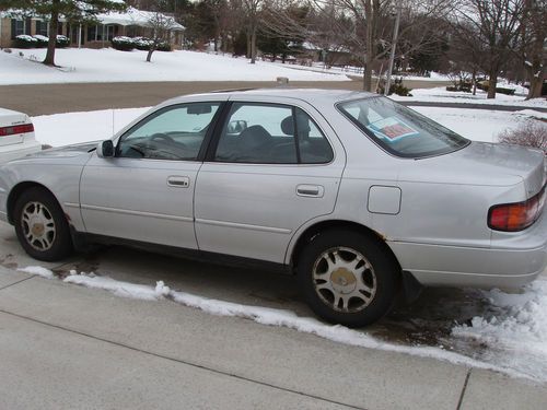 1992 toyota camry xle sedan 4-door 3.0l