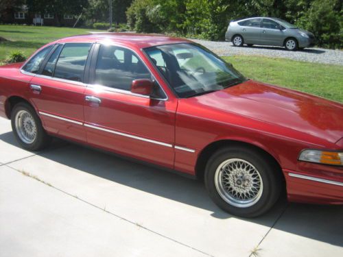 1996 crown victoria in beautiful condition with very low miles