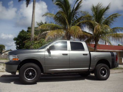 2011 ram 1500 crew cab 4x4! tough looking flatruck!!