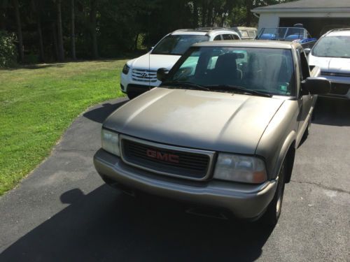 2000 gmc sonoma sls standard cab pickup 2-door 2.2l