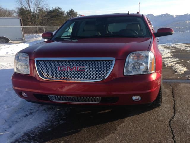 Gmc yukon denali sport utility 4-door