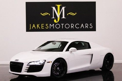2009 audi r8, r-tronic, white/black, 17k miles, 1-owner, pristine car!! 08 10 11