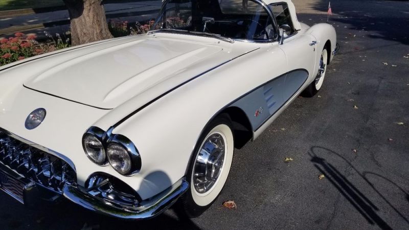 1960 chevrolet corvette roadster