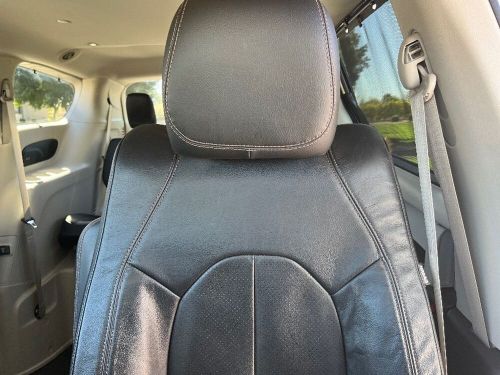 2019 chrysler pacifica touring l plus 4dr mini van
