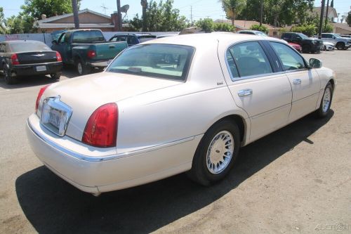 2001 lincoln town car cartier l