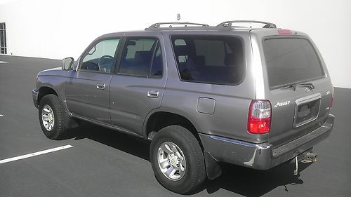 2002 toyota 4runner sr5 sport utility 4-door 3.4l with roof rack tow pkg cd