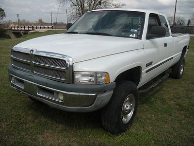 L@@k a texas 2001 dodge ram 2500 quad cab 4x4 cummins diesel automatic trans