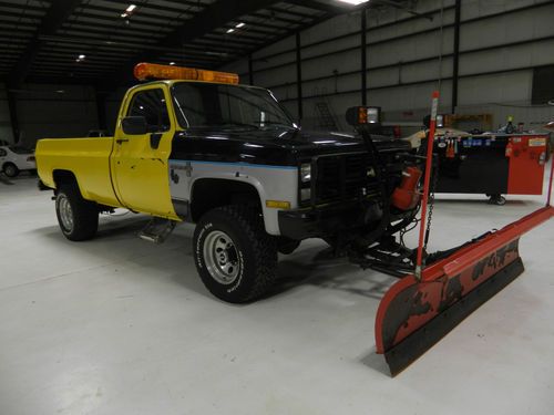 1984 chevy k-30 cucv m-1008 pick-up w/ western plow