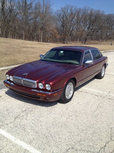 1998 jaguar xj8 vanden plas 66,500 miles!!!sedan 4-door 4.0l everything works!!!