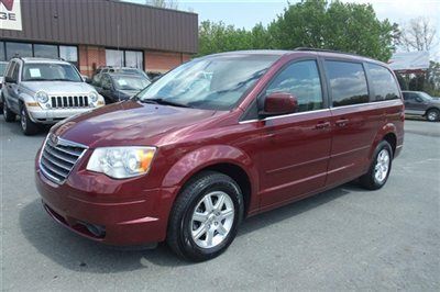 2008 chrysler town &amp; country tour,leather,navigation,dual power doors ,dual dvd
