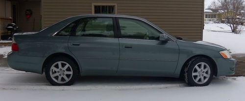 2004 toyota avalon xl sedan 4-door 3.0l  39250 miles  nice car!!