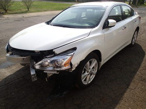 2013 nissan altima sv, salvage, damaged, wrecked,crashed,sedan, nissan 400 miles