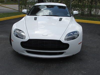 2011 aston martin/ one owner / luxury vantage n420/ low miles/ navigation system