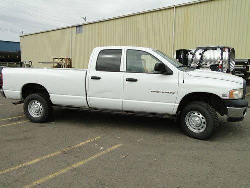 2003 dodge ram 2500 quad cab pick up truck 4x4- bed cracked