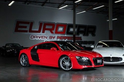 V10 coupe 241 miles $169,700 msrp r-tronic titanium package audi navi 19 alloy