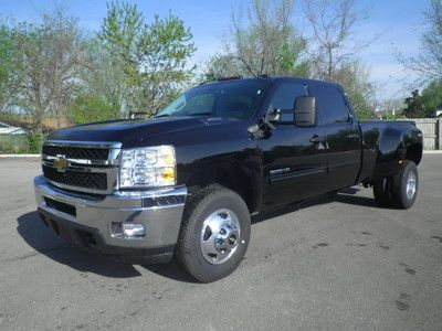 Lt1 4x4 dually black w/ black interior duramax 6.6l v8 turbo diesel trailering