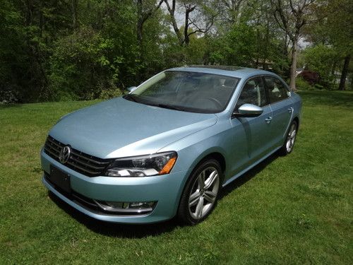 2012 volkswagen passat! like new condition! no reserve!