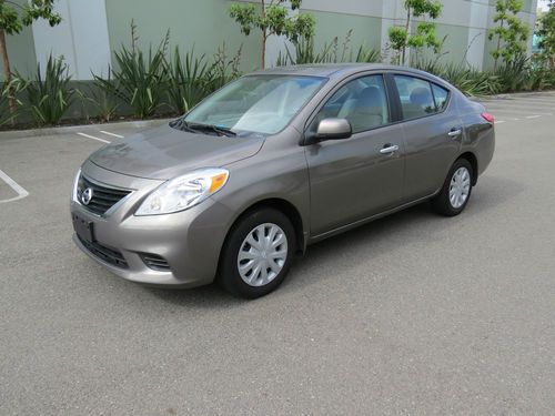 2012 nissan versa sv 4door sedan ***california car***