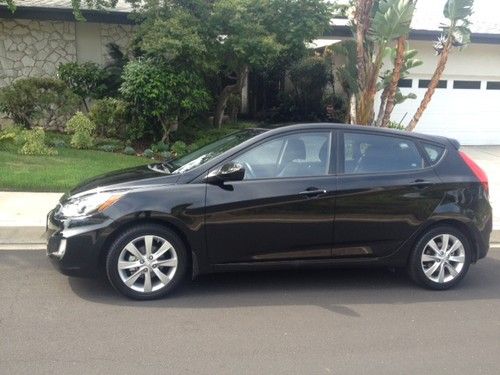 2012 hyundai accent se hatchback 4-door 1.6l