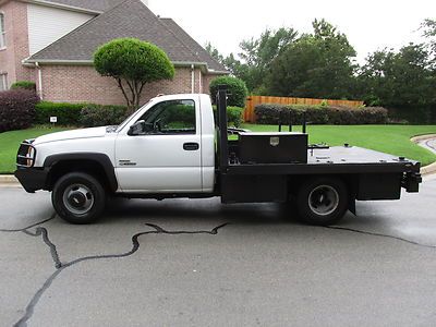 05 silverado k3500 regular cab flatbed 4x4 manual transmission 6.6l duramax