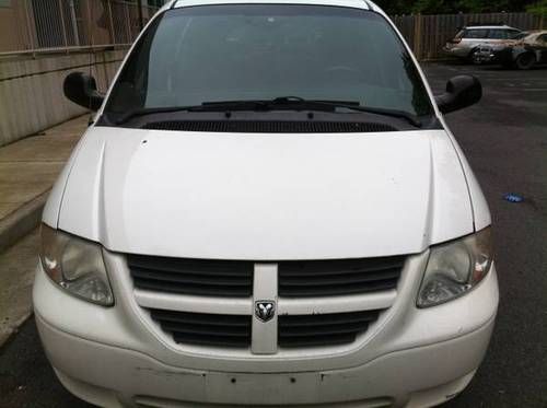 102K Engine, 2005 Dodge Grand Caravan SE, Family Van 4-Door 3.3L No Reverse, image 4