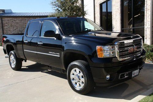 Duramax 6.6l,navigation,sunroof,heat/cool seats,camera,z71,1-owner,black/black!!