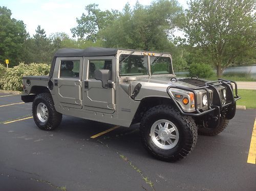 2001 hummer h-1   "low reserve"   nice truck !
