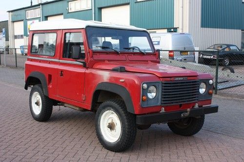 Land rover defender 90 2.5 diesel lhd